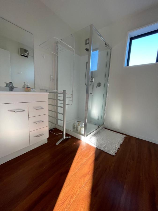 Quiet, New, Sunny Cnzhouse On Upstairs Near Cbd Appartement Christchurch Buitenkant foto