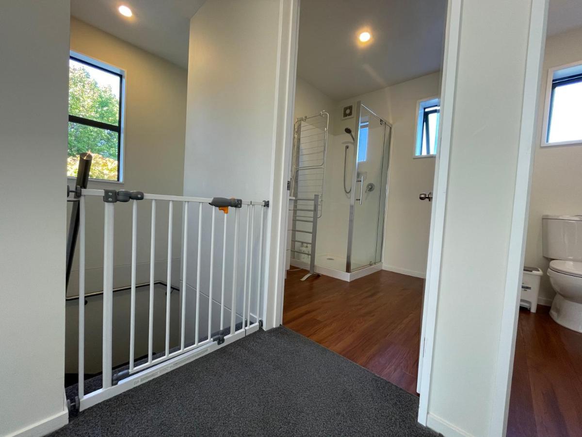 Quiet, New, Sunny Cnzhouse On Upstairs Near Cbd Appartement Christchurch Buitenkant foto