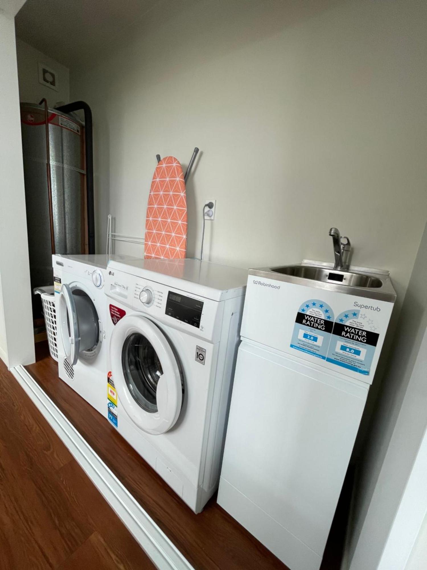 Quiet, New, Sunny Cnzhouse On Upstairs Near Cbd Appartement Christchurch Buitenkant foto