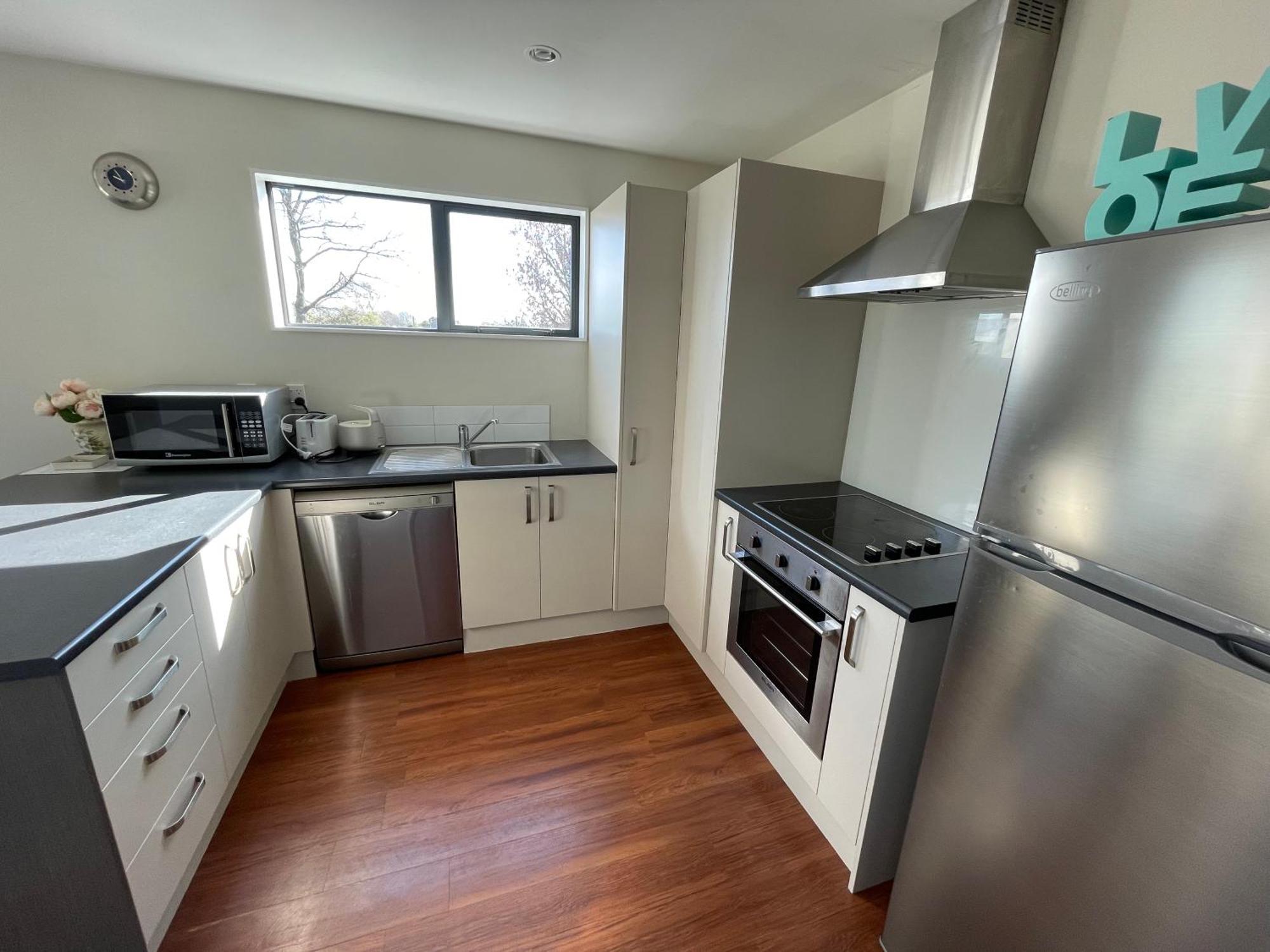 Quiet, New, Sunny Cnzhouse On Upstairs Near Cbd Appartement Christchurch Buitenkant foto